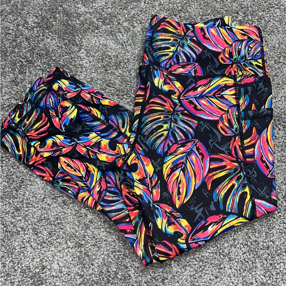 CVG Tropic Like It’s Hot Capri Leggings. Like new! Worn once.